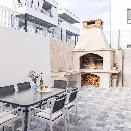 Veronika * טרוגיר