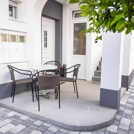 Veronika * טרוגיר