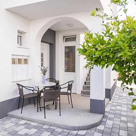 Veronika Lejlighed *