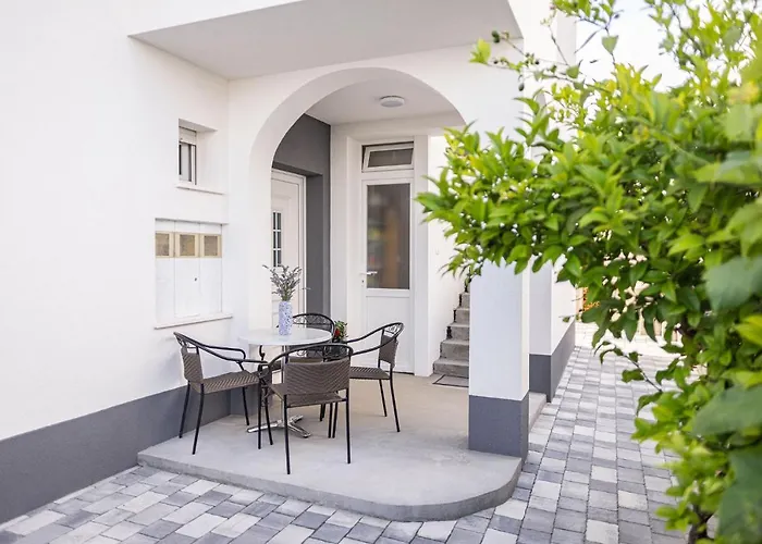 Veronika Appartement *