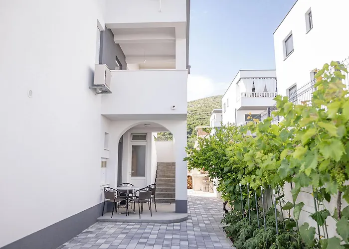 Veronika Apartment *
